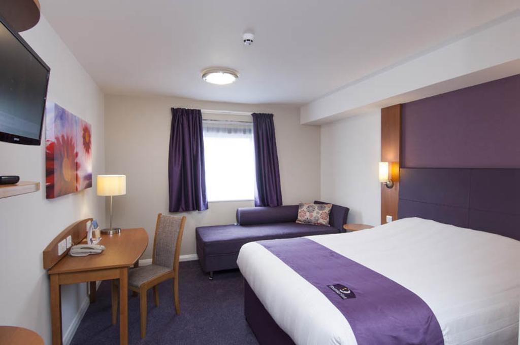 Premier Inn Swindon Central Bilik gambar