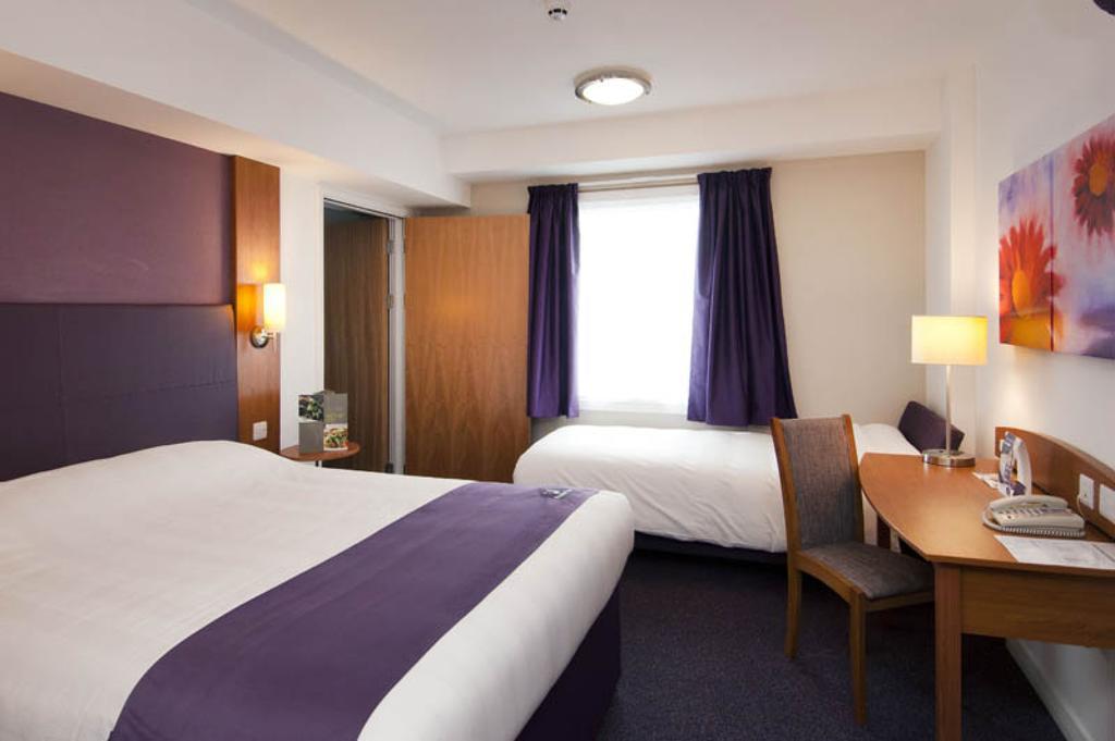 Premier Inn Swindon Central Bilik gambar