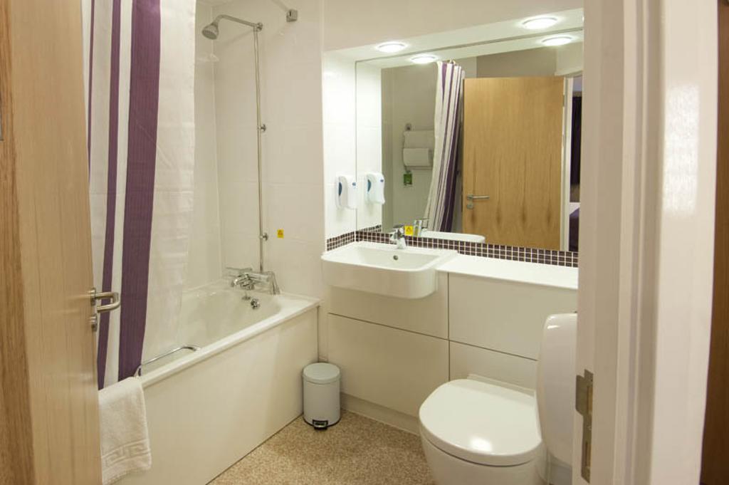 Premier Inn Swindon Central Bilik gambar